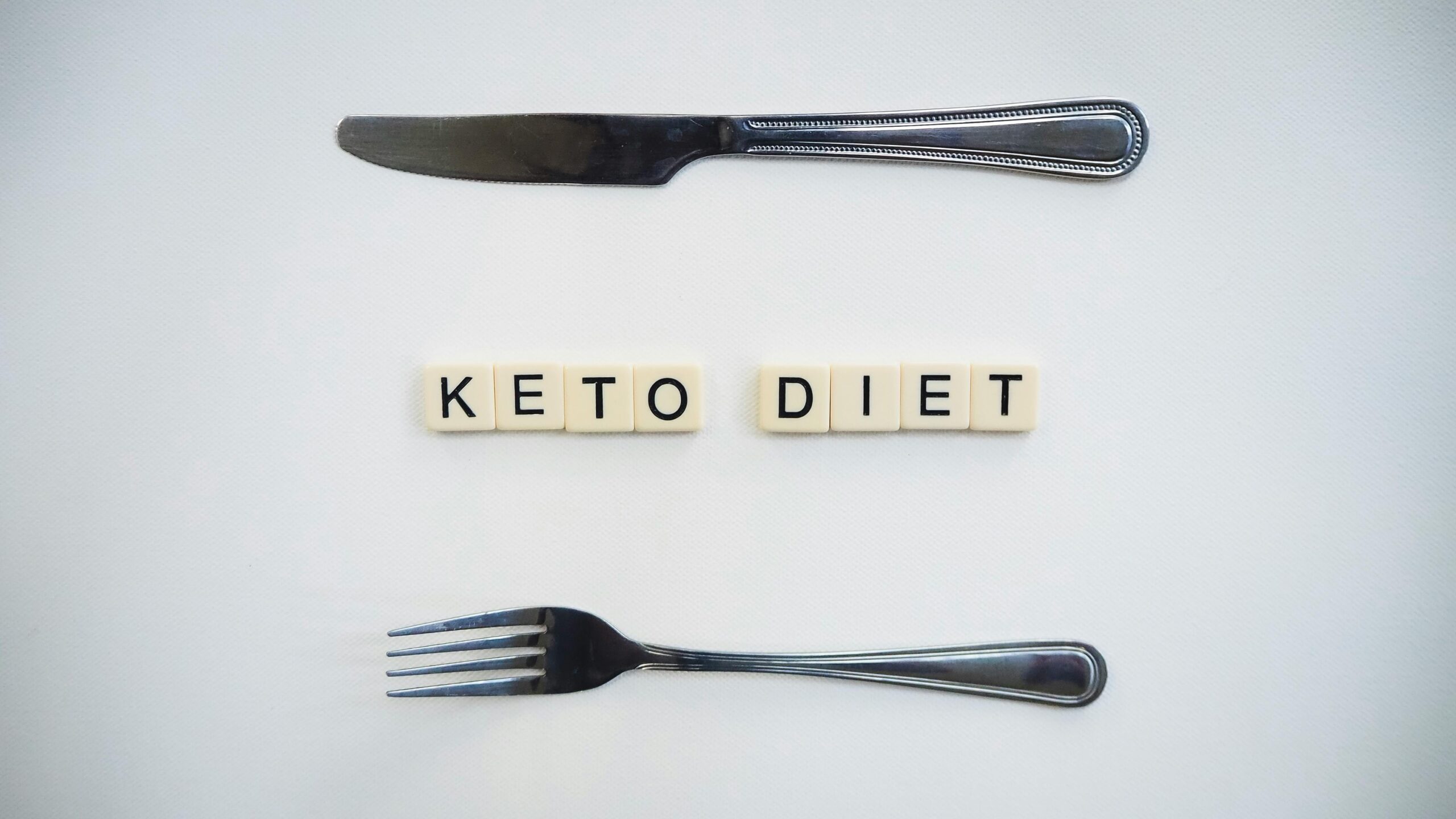 Ketogenic vs. Low-Carb Diets: Weight Loss, Health Benefits, Strategies